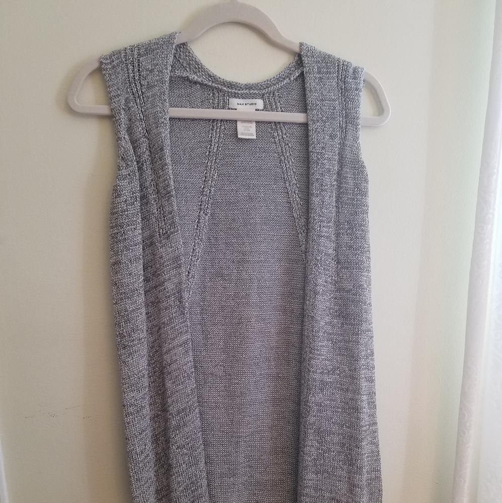 Sleeveless sweater